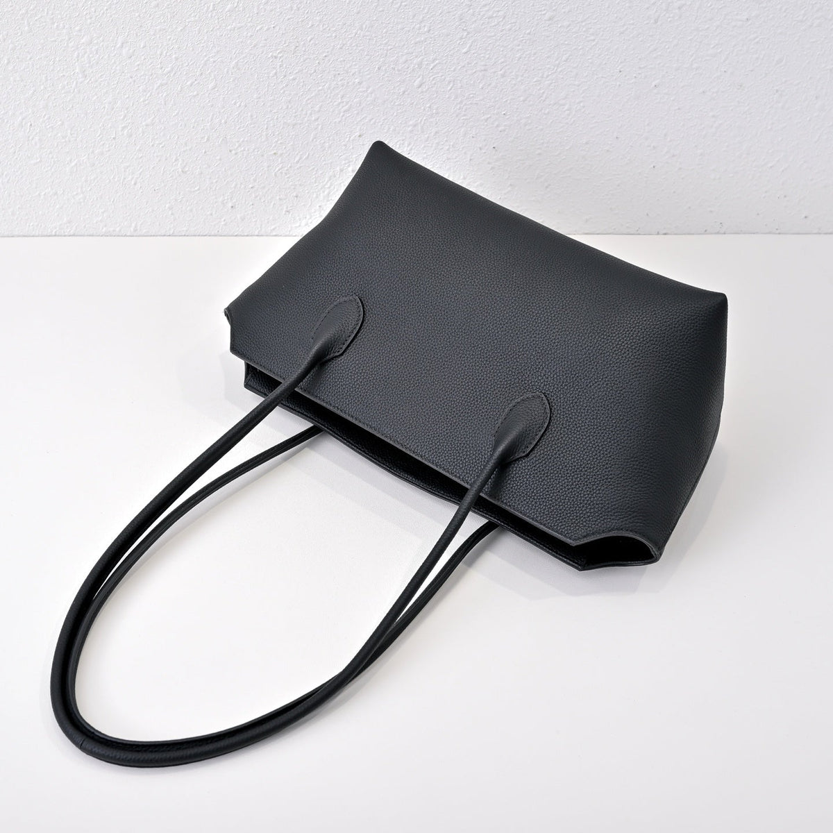 The Row Terasse Shoulder Bag 32cm Black Calfskin
