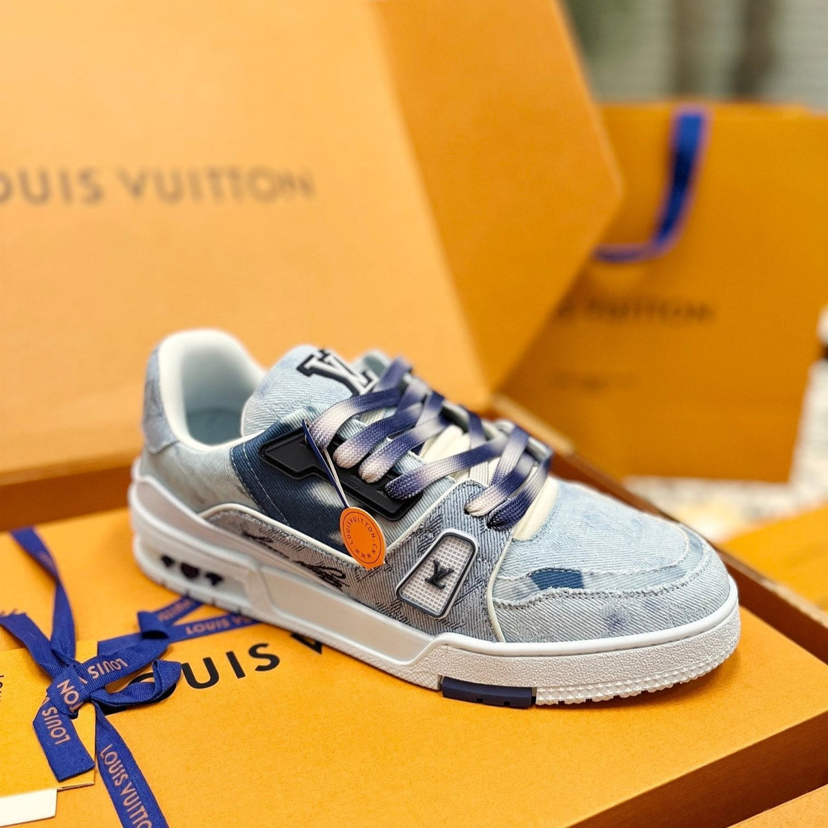 LV Trainer Sneaker Bleu Denim Fabric