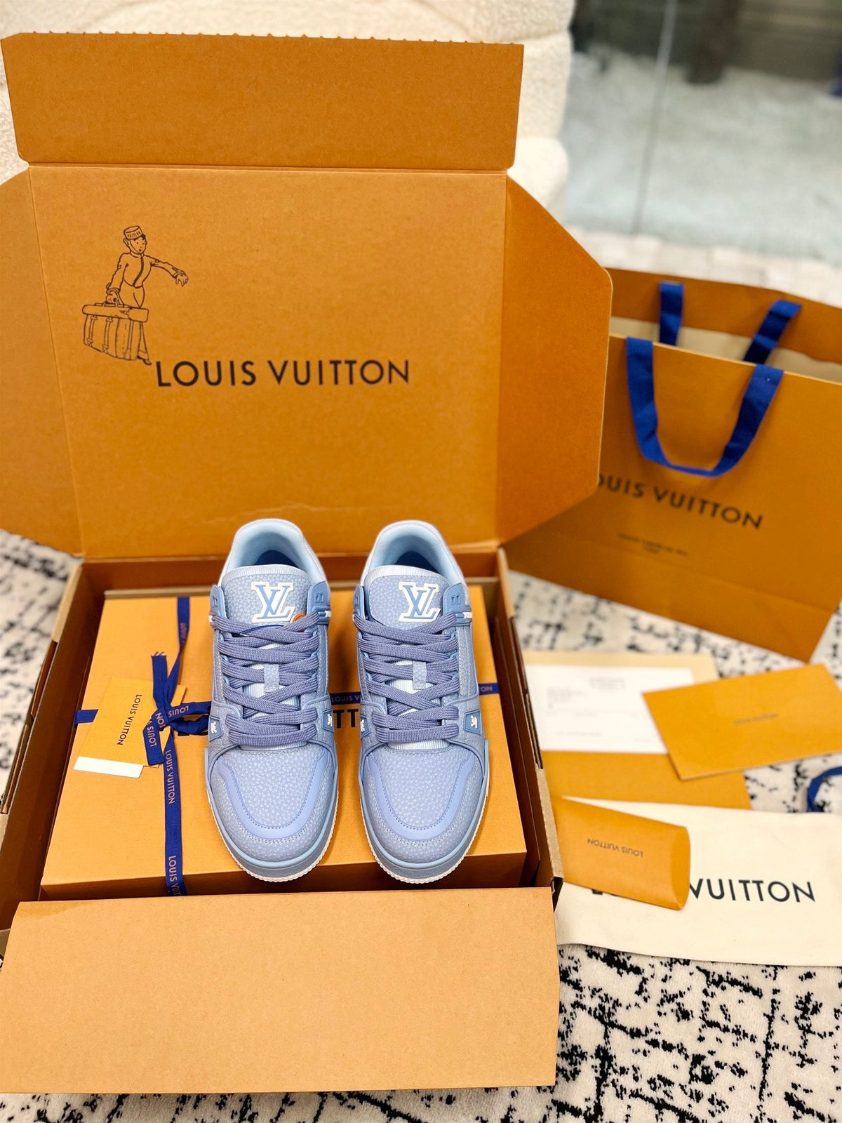 LV Trainer Sneaker Bleu Cowhide