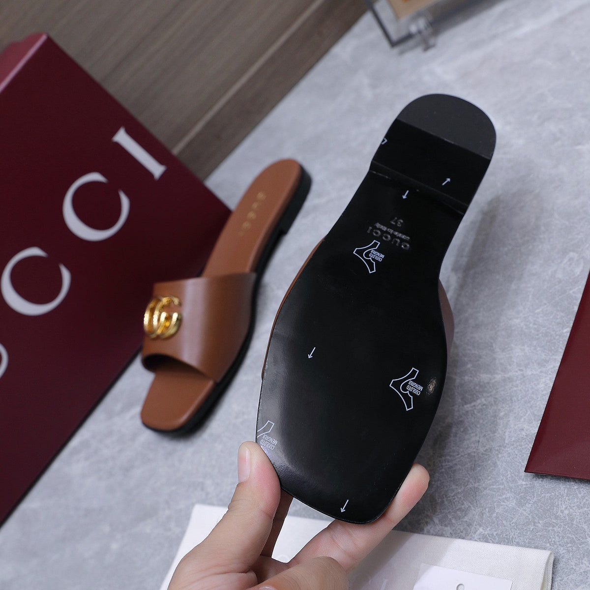 Gucci 2026 Slipper Leather 758565