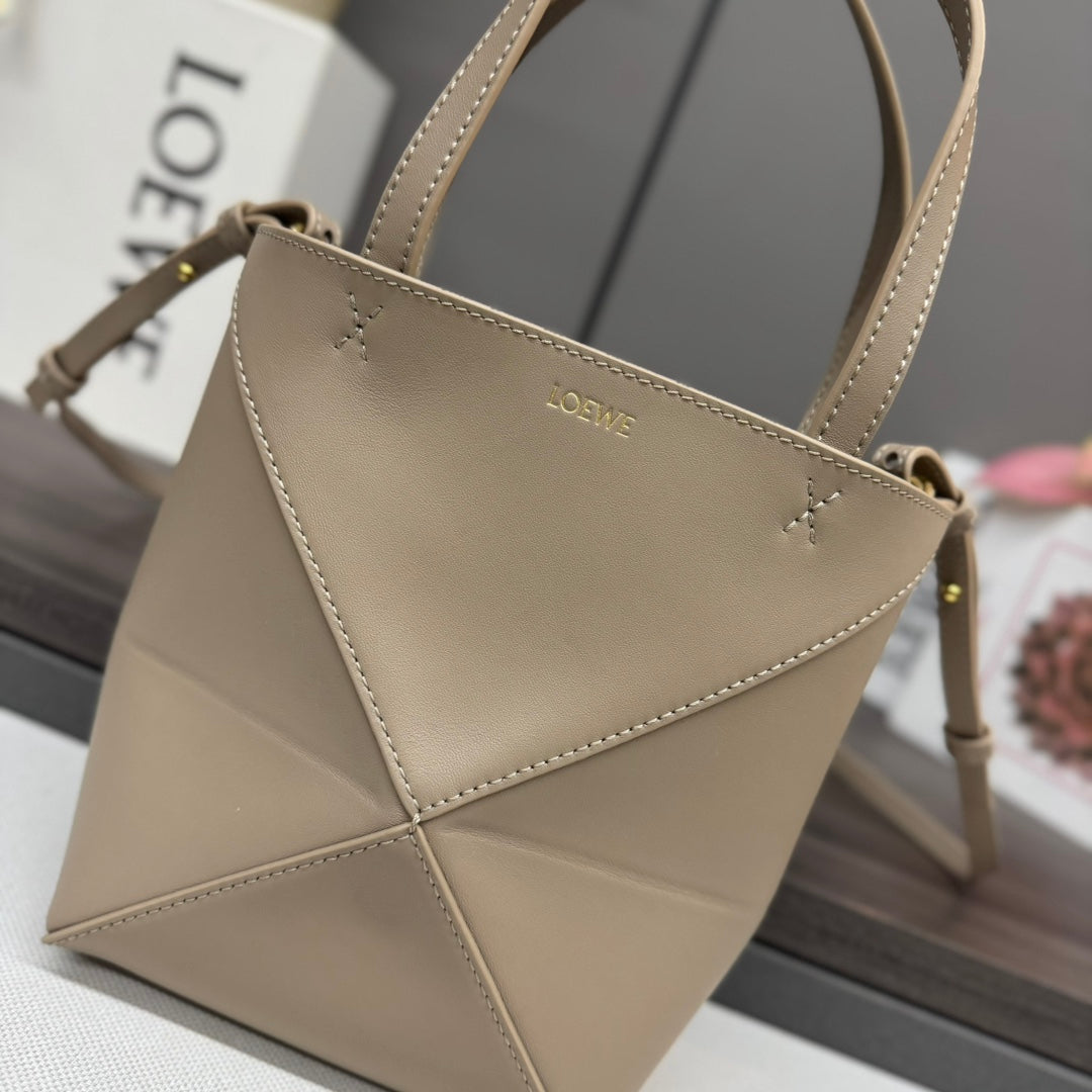 Loewe Puzzle Fold Handbag Gravel Cowhide 254376