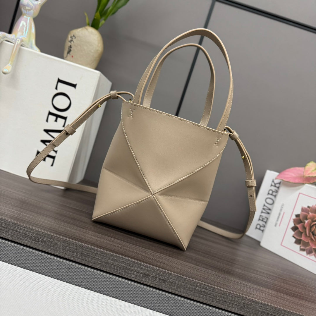 Loewe Puzzle Fold Handbag Gravel Cowhide 254376