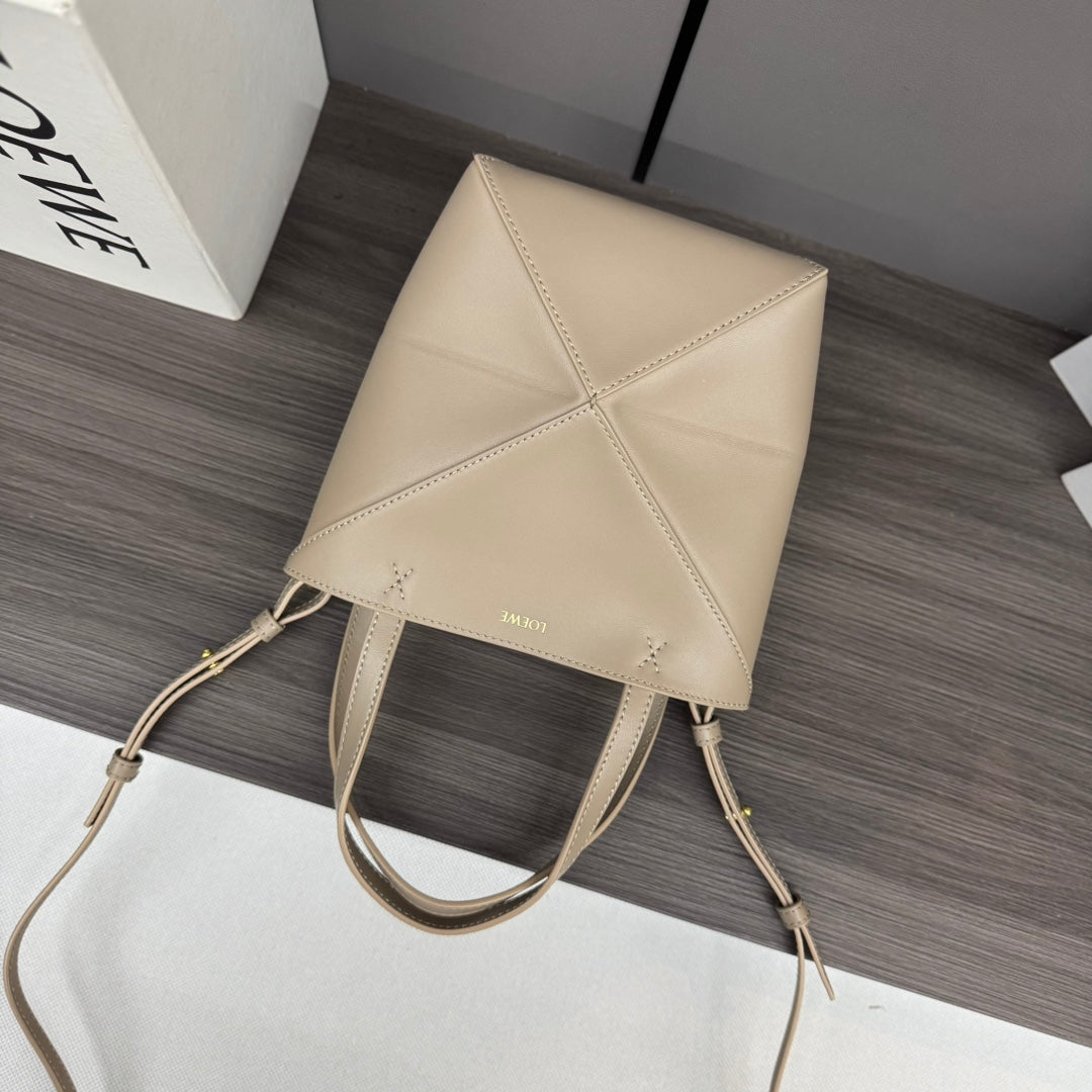 Loewe Puzzle Fold Handbag Gravel Cowhide 254376