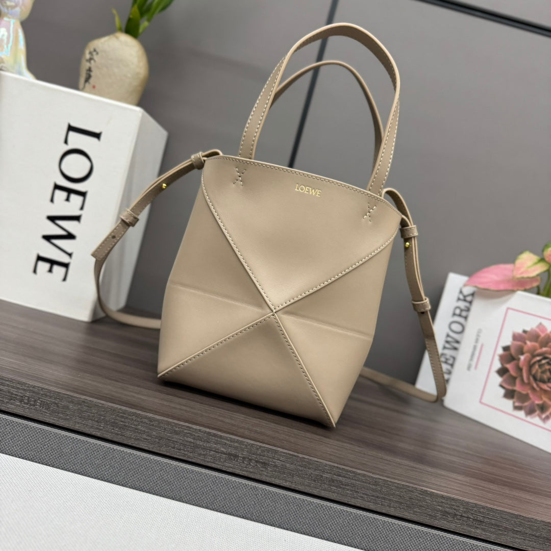 Loewe Puzzle Fold Handbag Gravel Cowhide 254376