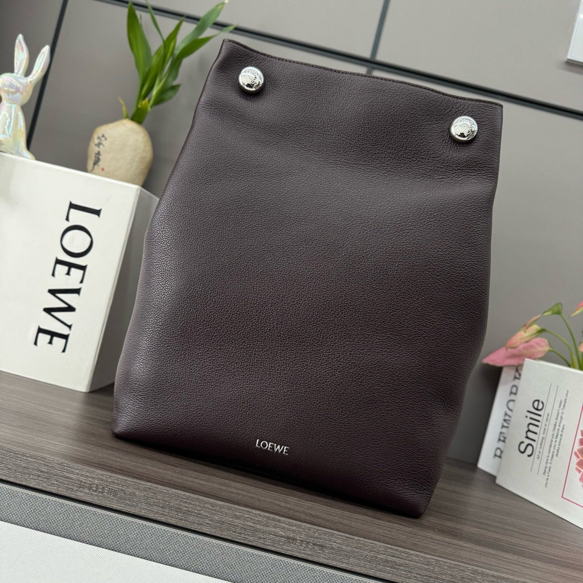 Loewe Pebble Hobo Bag 28 Dark Burgundy Calfskin 280599