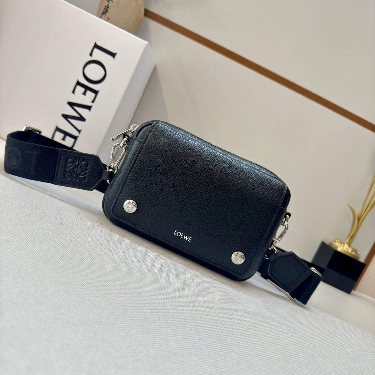 Loewe 2025 Small Pebble Messenger Bag Black Grained Calfskin 274592