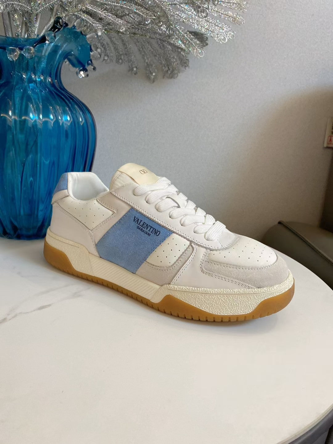 VT 25S  Casual Sneakers White Blue Cowhide Suede 563097