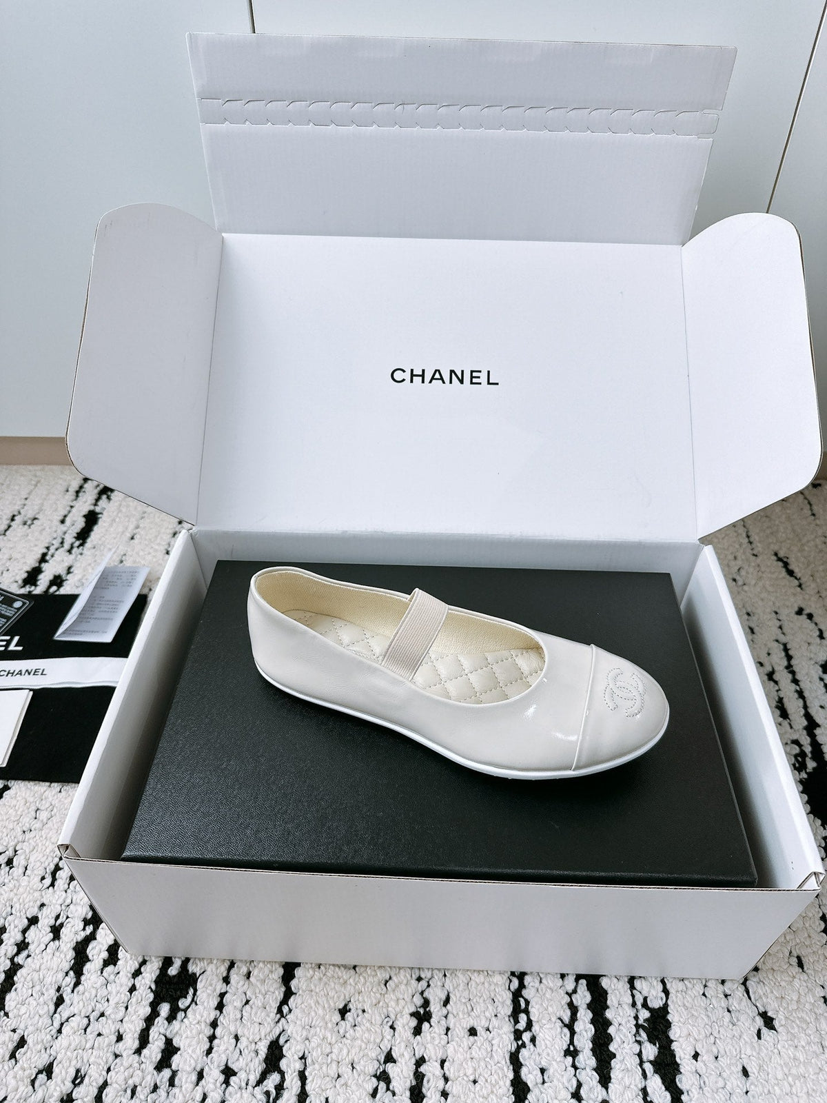 CC Mary Janes 15mm In White Patent Leather 144722