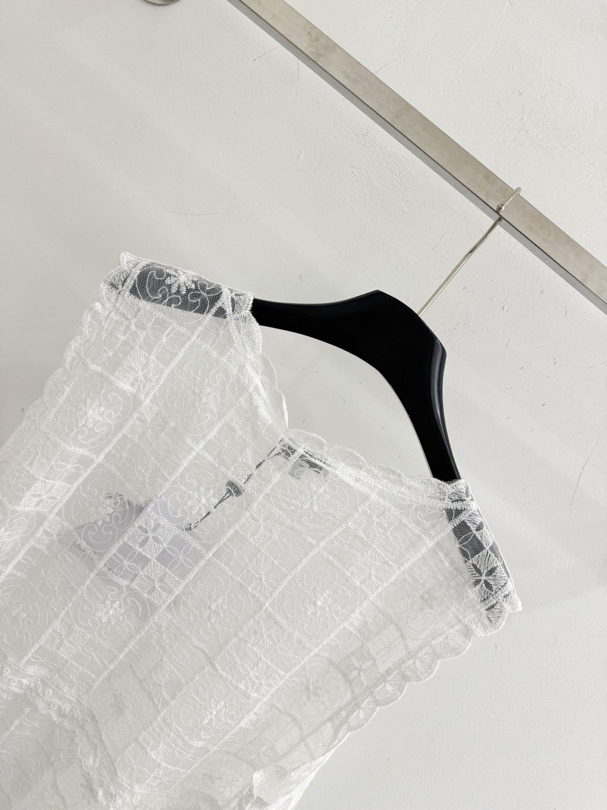 Chanel 2026 Lace Sleeveless Vest White Cotton 294458