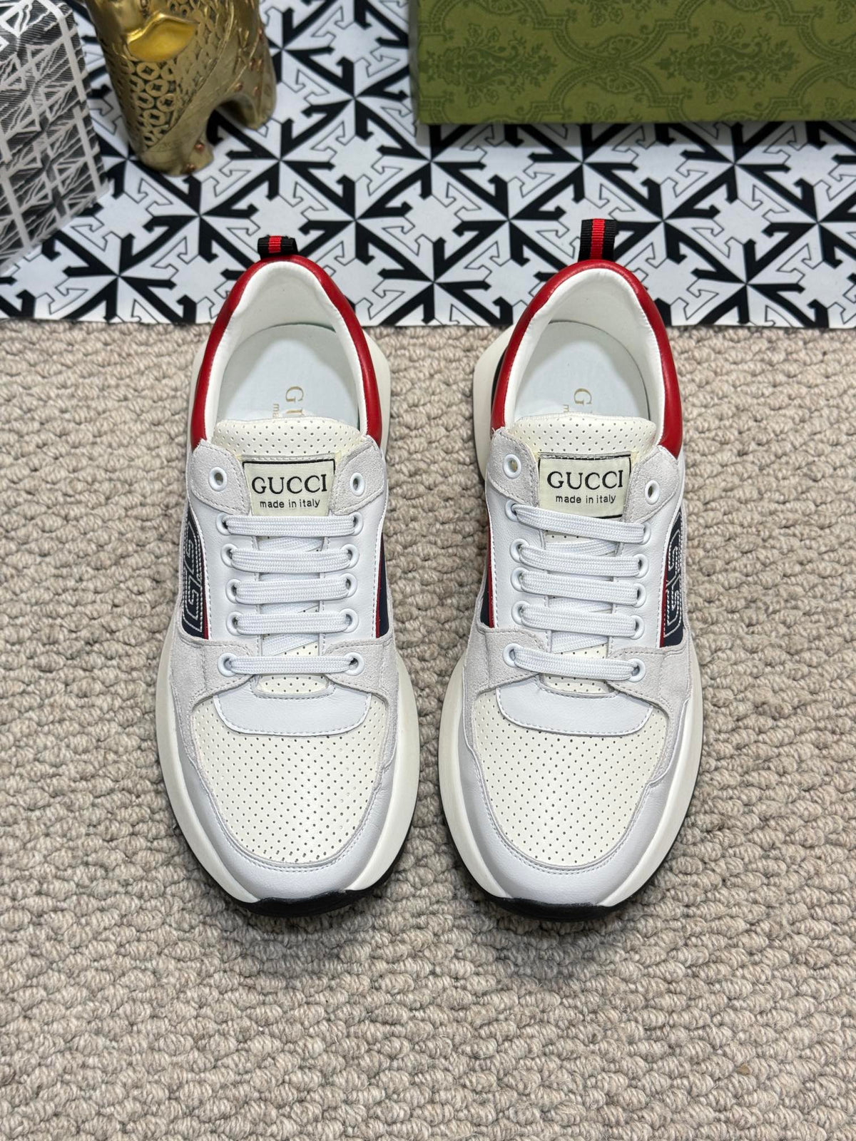 GG Men's Sneaker White Grey Sheepskin 524702