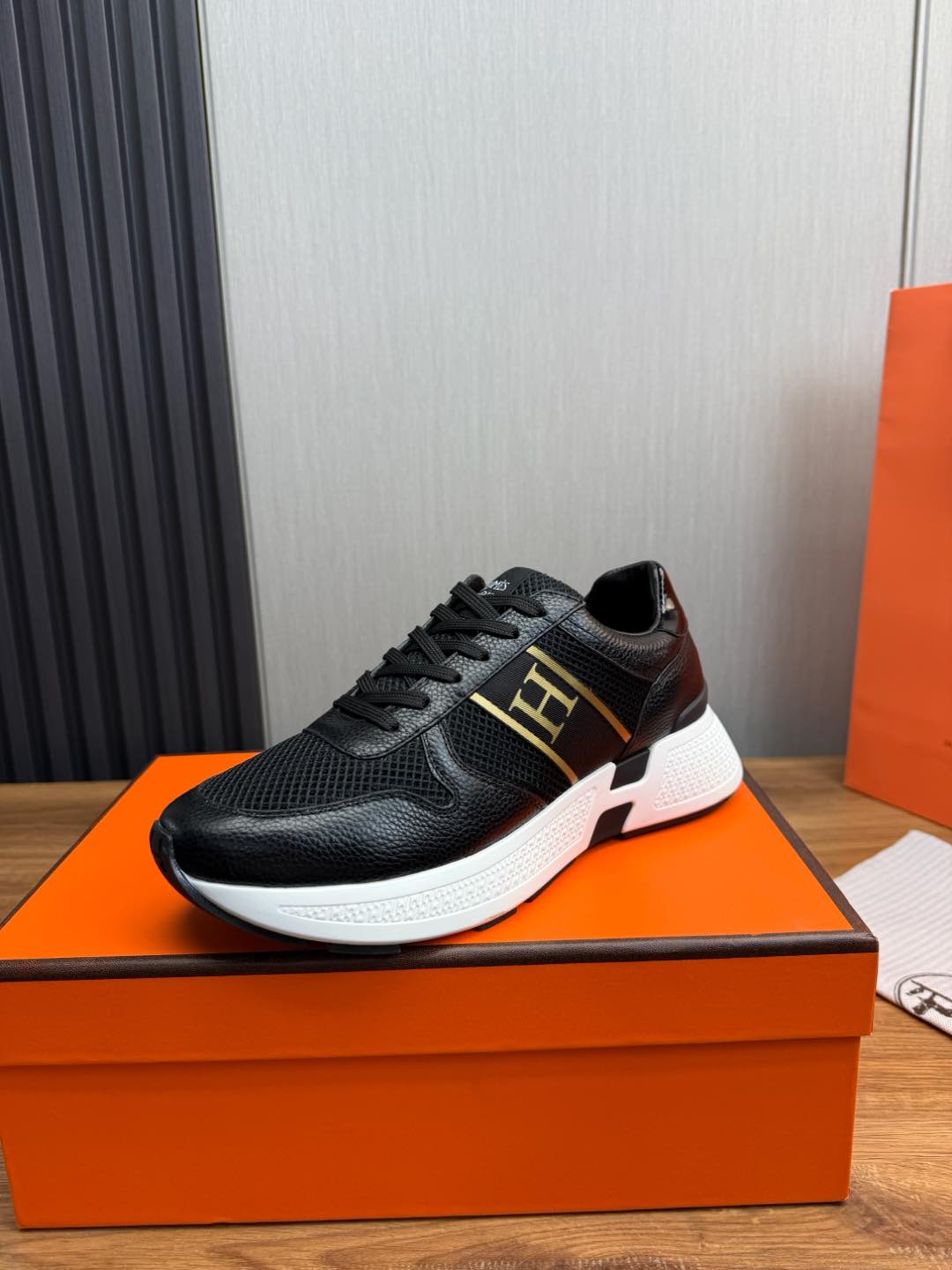 HM Men's Sneaker Black Mesh Cowhide 519225