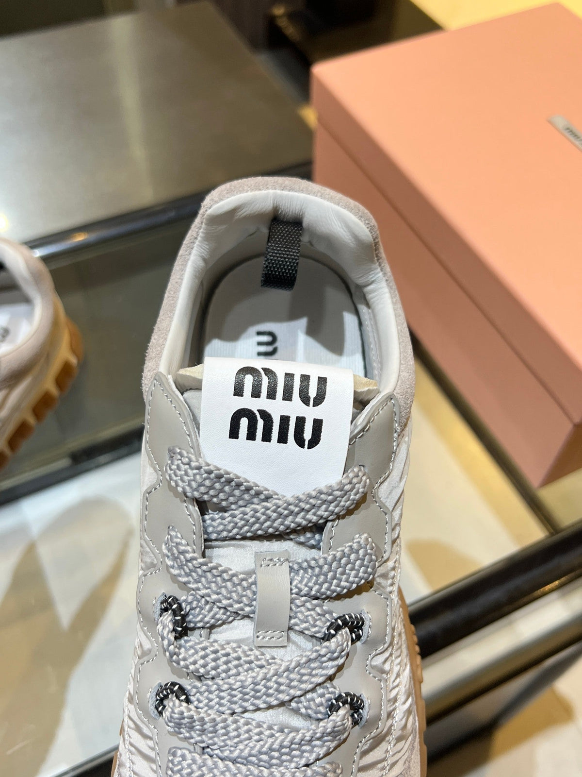 MIU 26ss Sneaker Gray Fabric Suede 625652