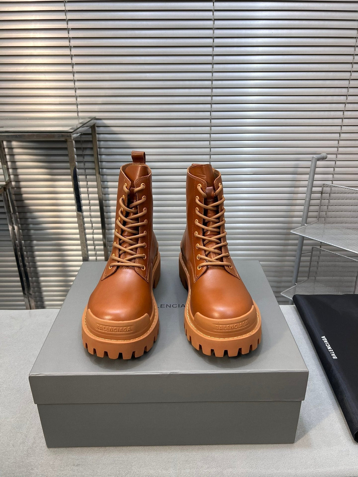 CHUNKY BOOTS IN TAN SMOOTH CALFSKIN