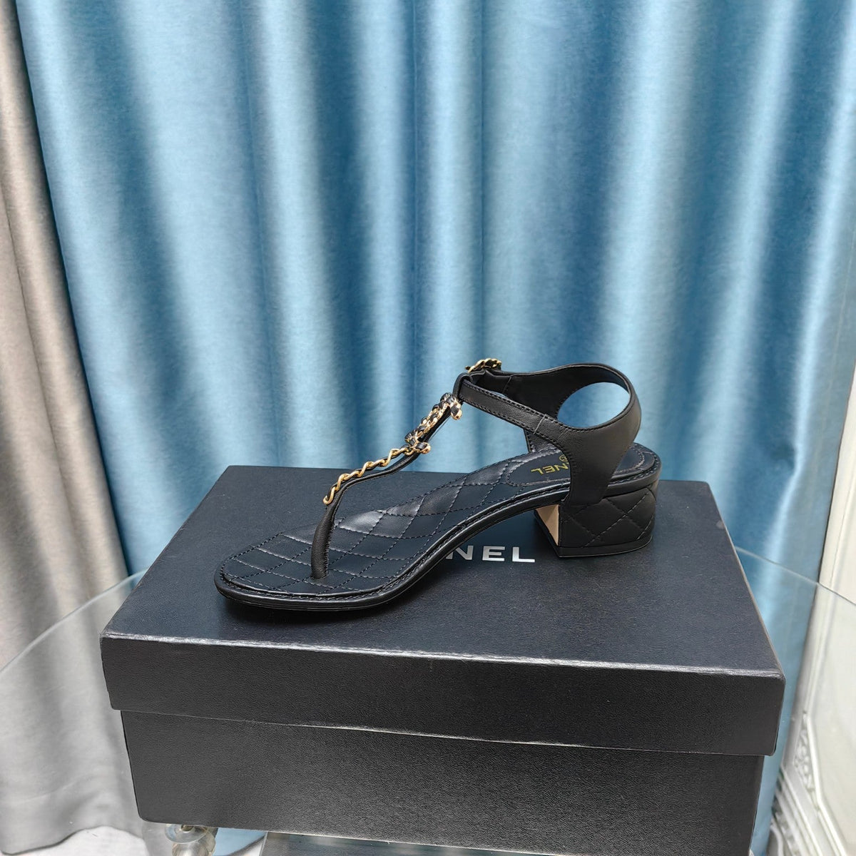 cc thong sandal 40 black calfskin