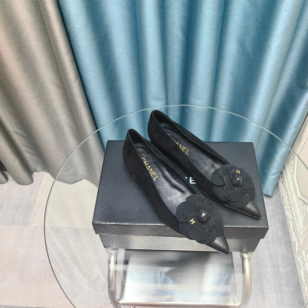 CC BALLET FLAT IN BLACK SUEDE AND CALFSKIN WITH FLOWER