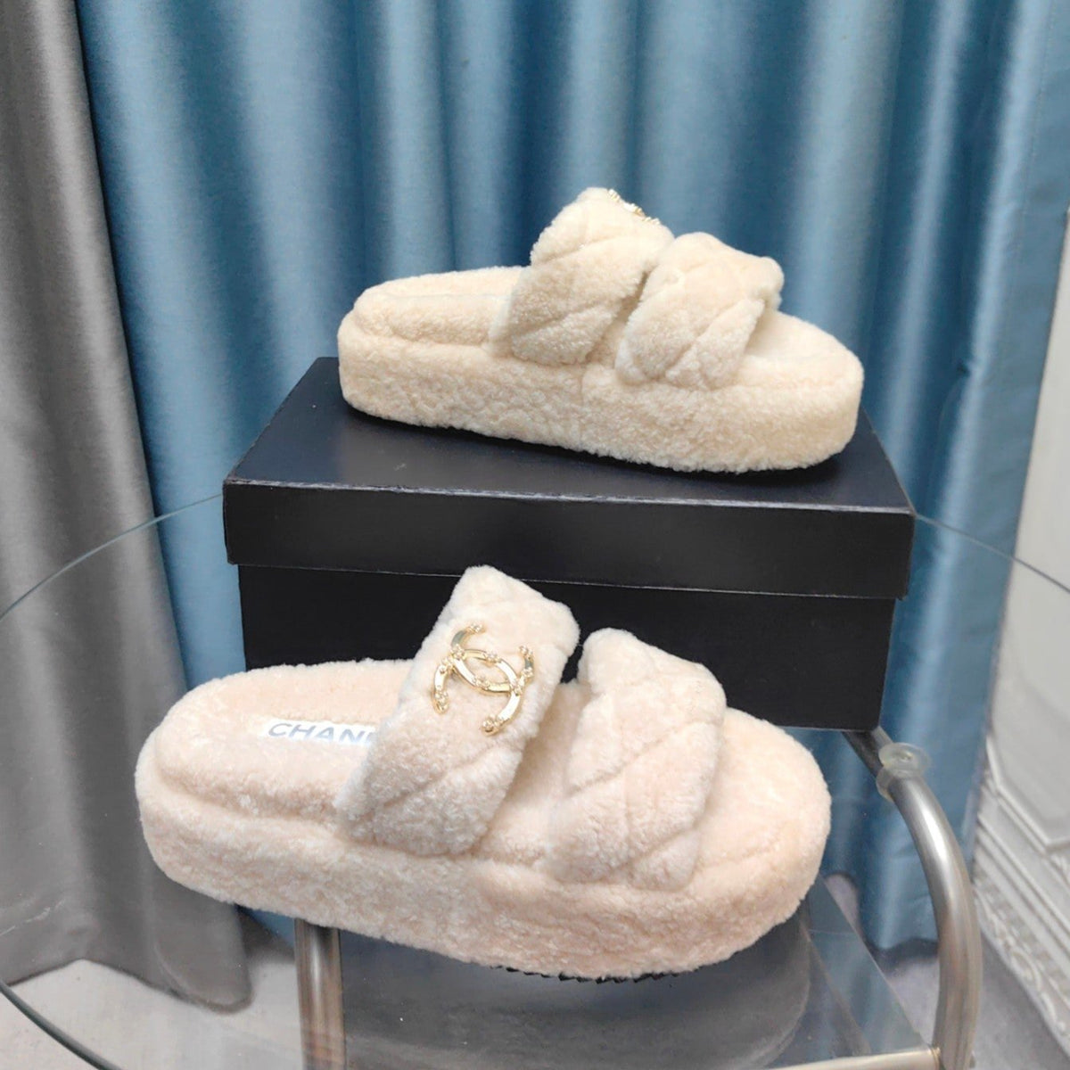 CC Slippers White Pattern Fleece Wool