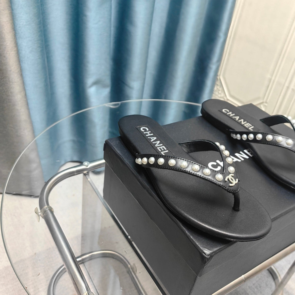 CC Thong Black Calfskin Pearl