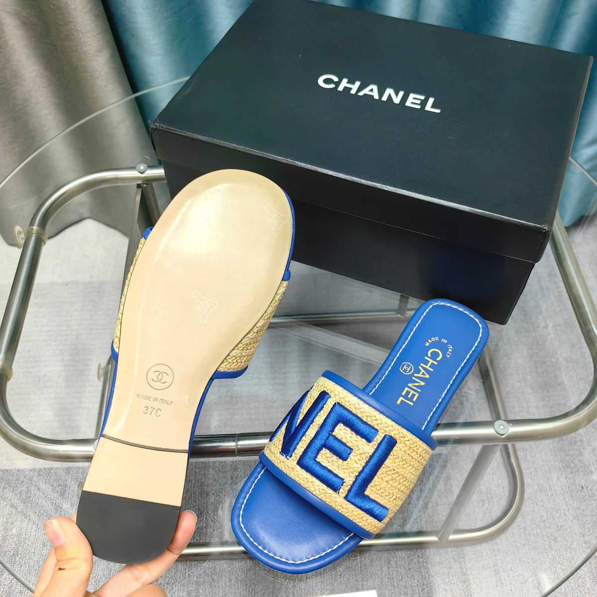 CC 25 Mule Raffia Large Logo