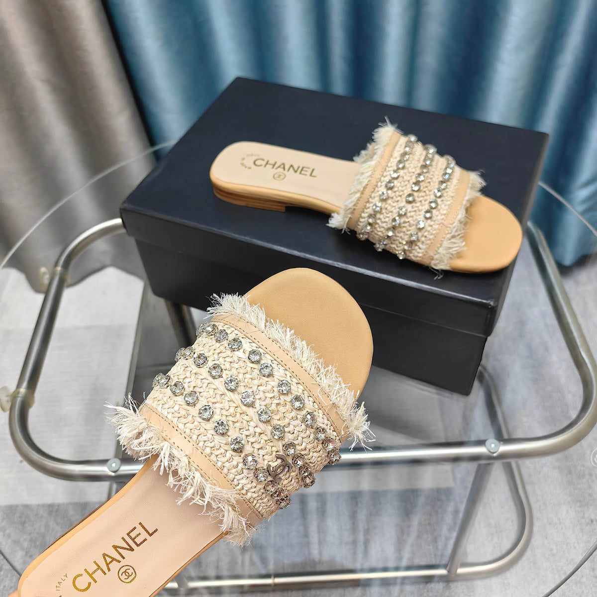 CC 25 Mule Raffia Strass