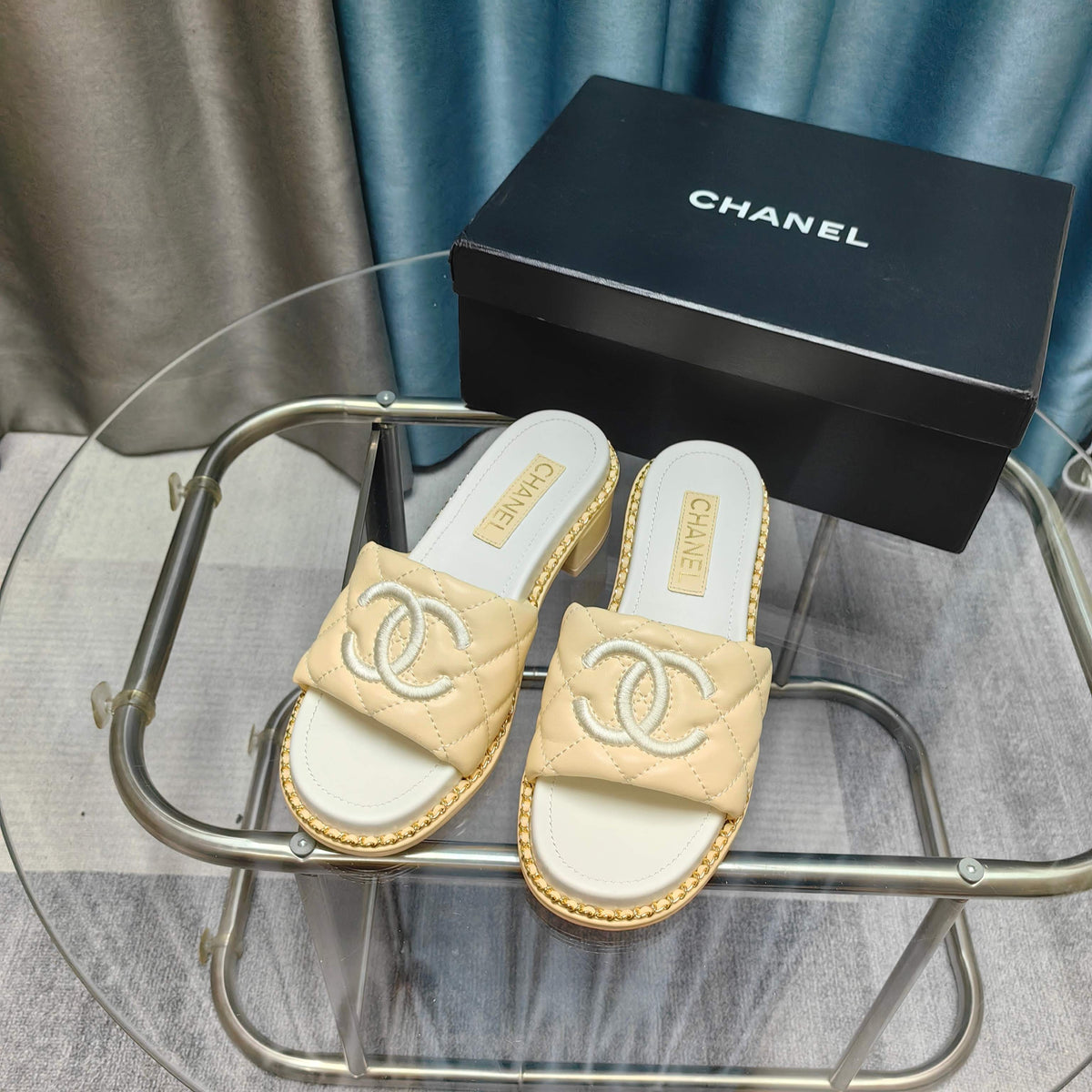 CC 25 Sandal 5cm Quilted Calfskin Leather Chain