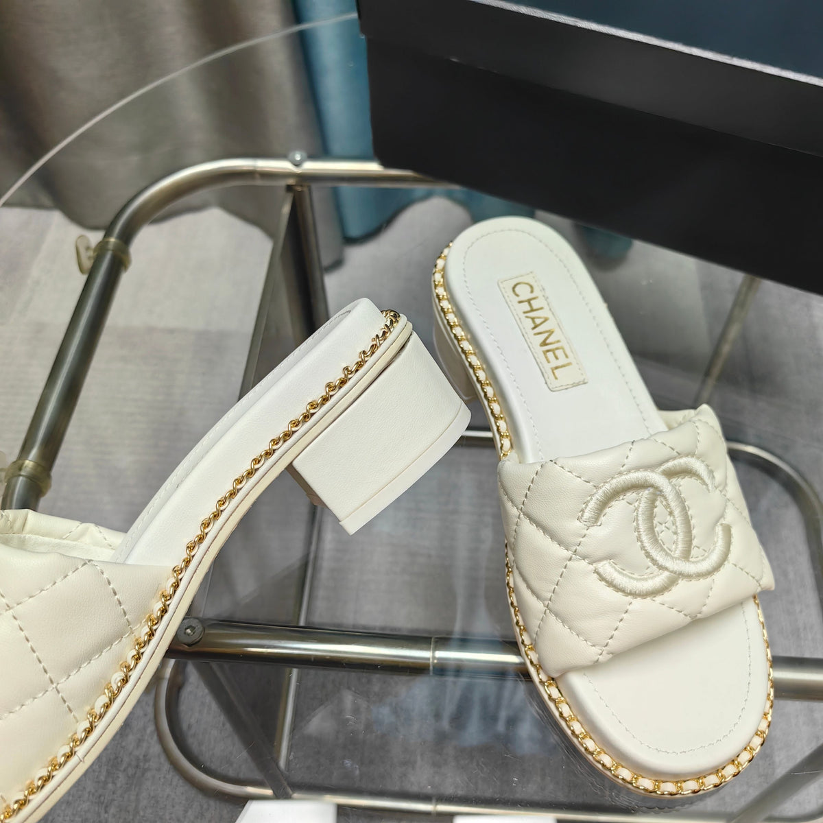 CC 25 Sandal 5cm Quilted Calfskin Leather Chain
