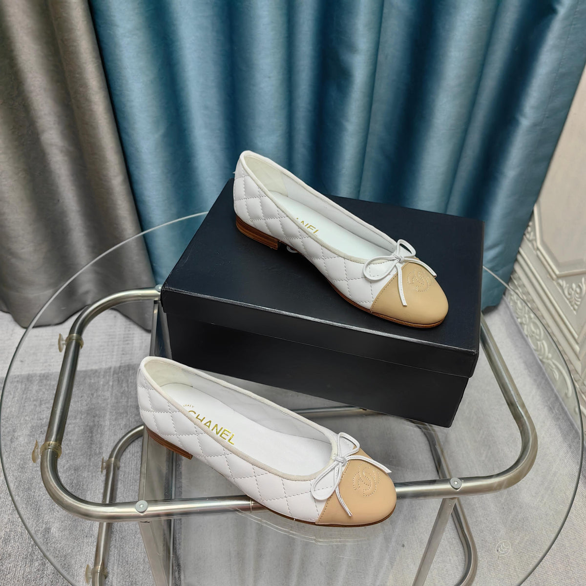 CC 25P Ballet Flat White Beige Quilted Calfskin