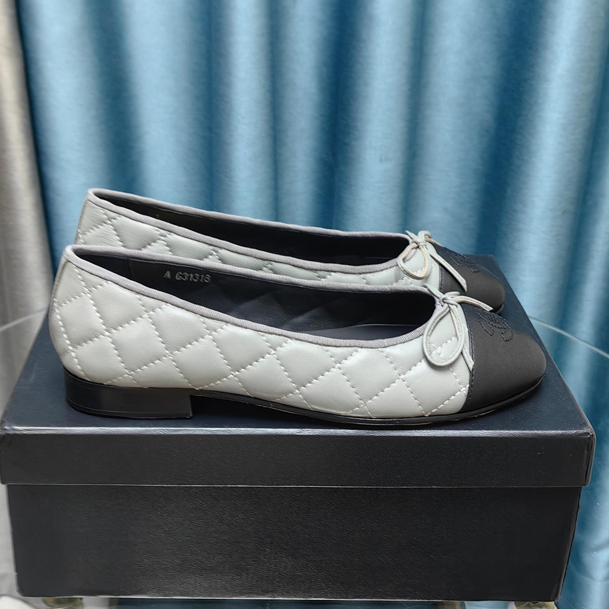 CC 25P Ballet Flat Grey Black Calfskin