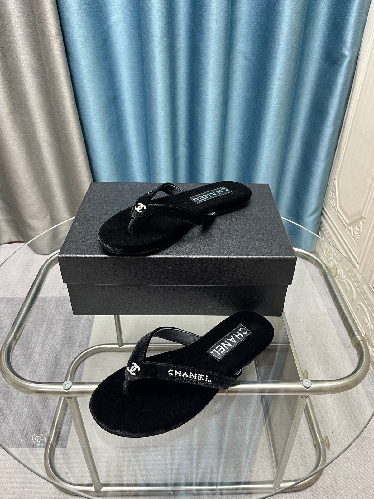 CC 25 Thong Sandal Black Velvet Diamond