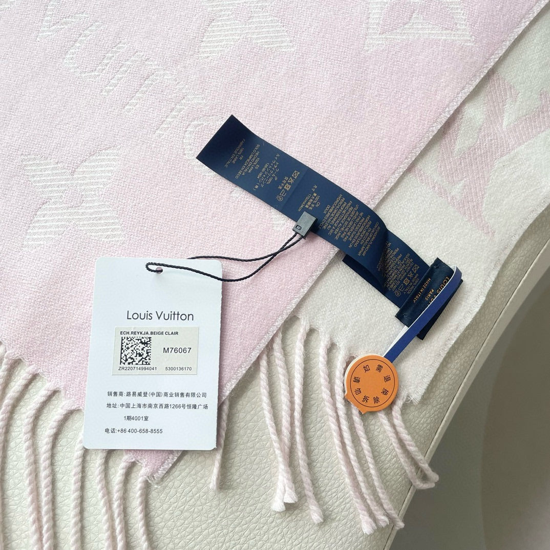 ESSENTIAL SCARF 186 CM IN LIGHT PINK WOOL 399778