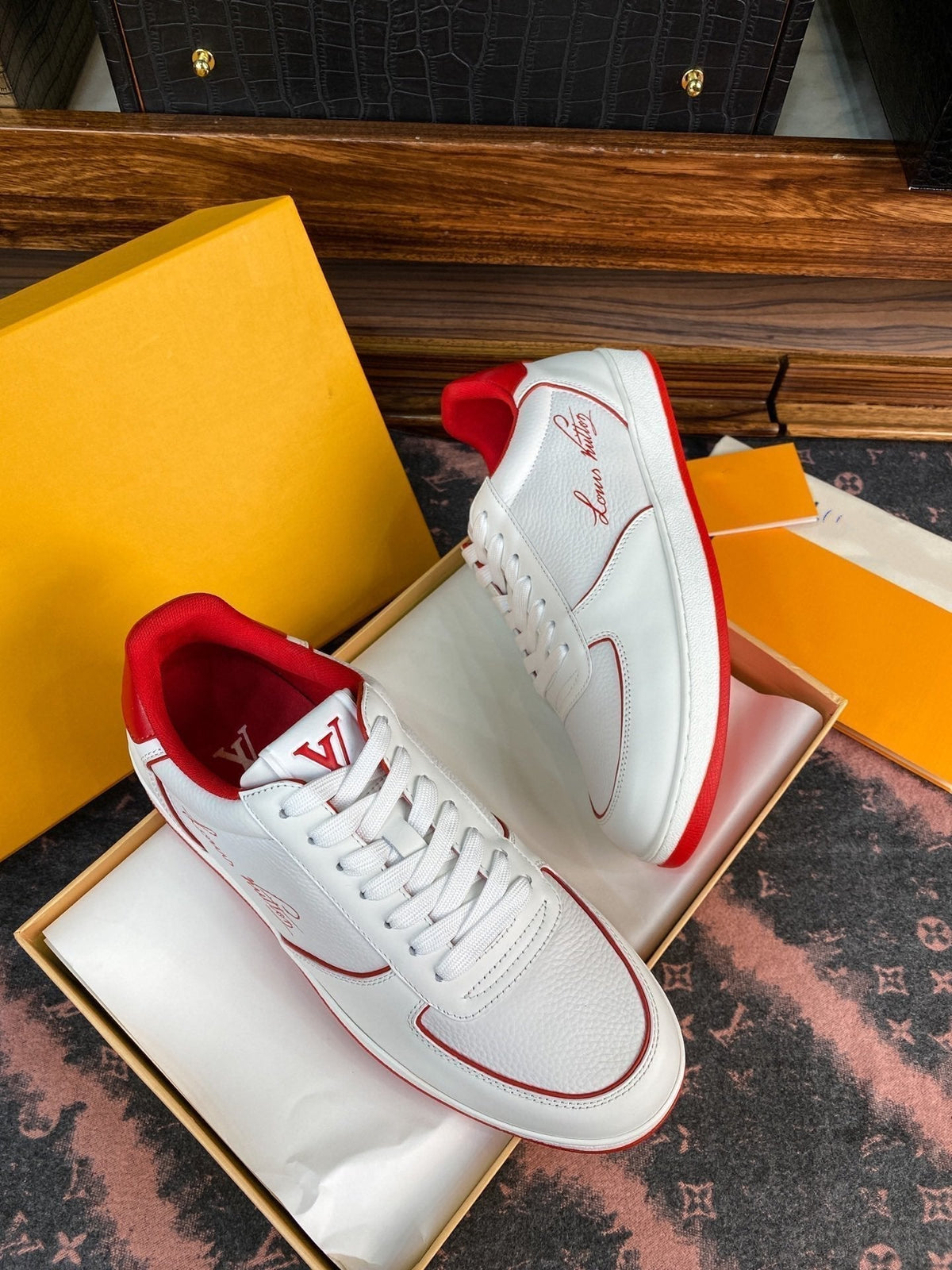 LV RIVOLI FAT SNEAKER WHITE RED