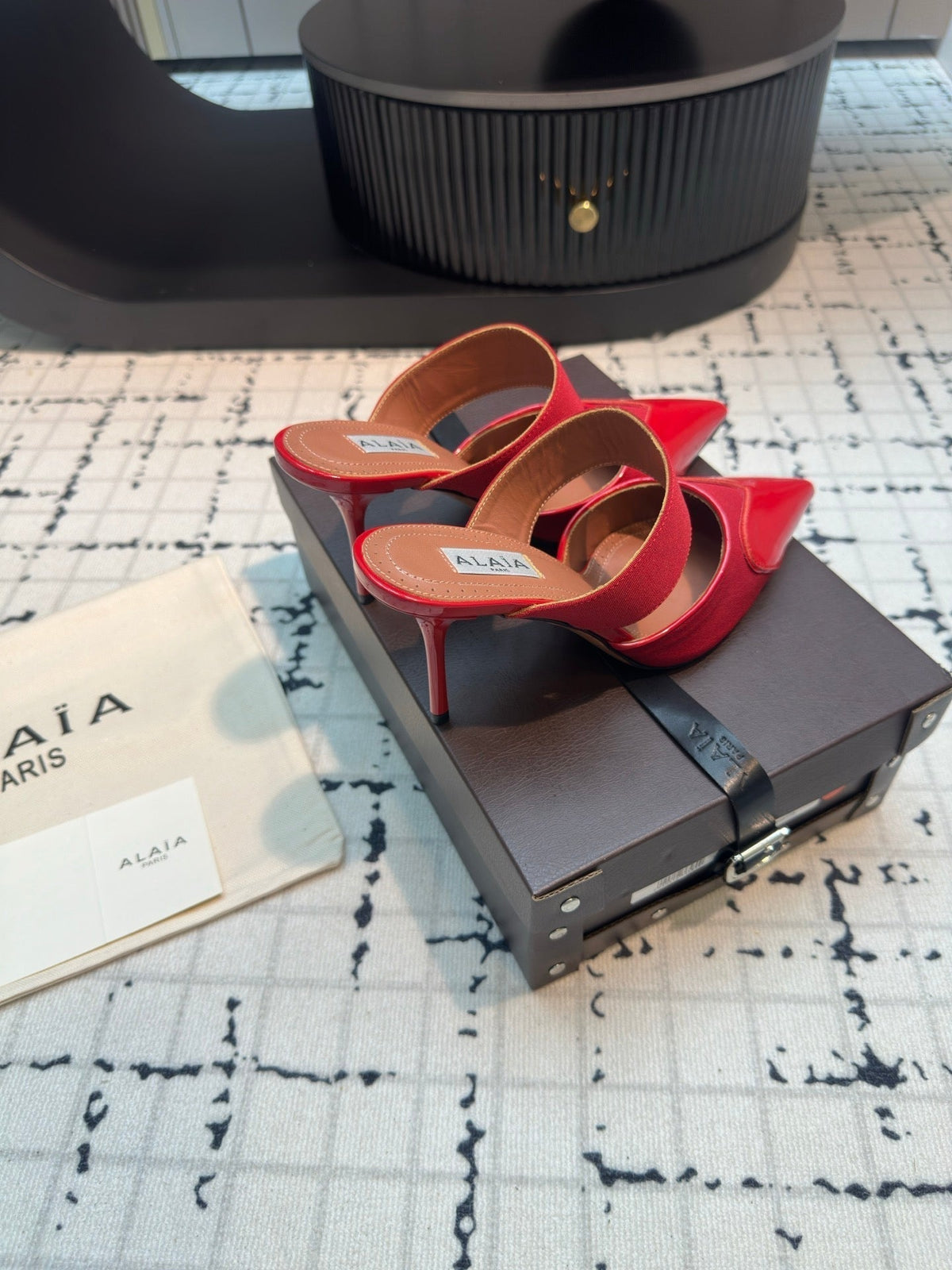 ALAIA HIGH HEEL 9 CM IN CHERRY RED CALFSKIN