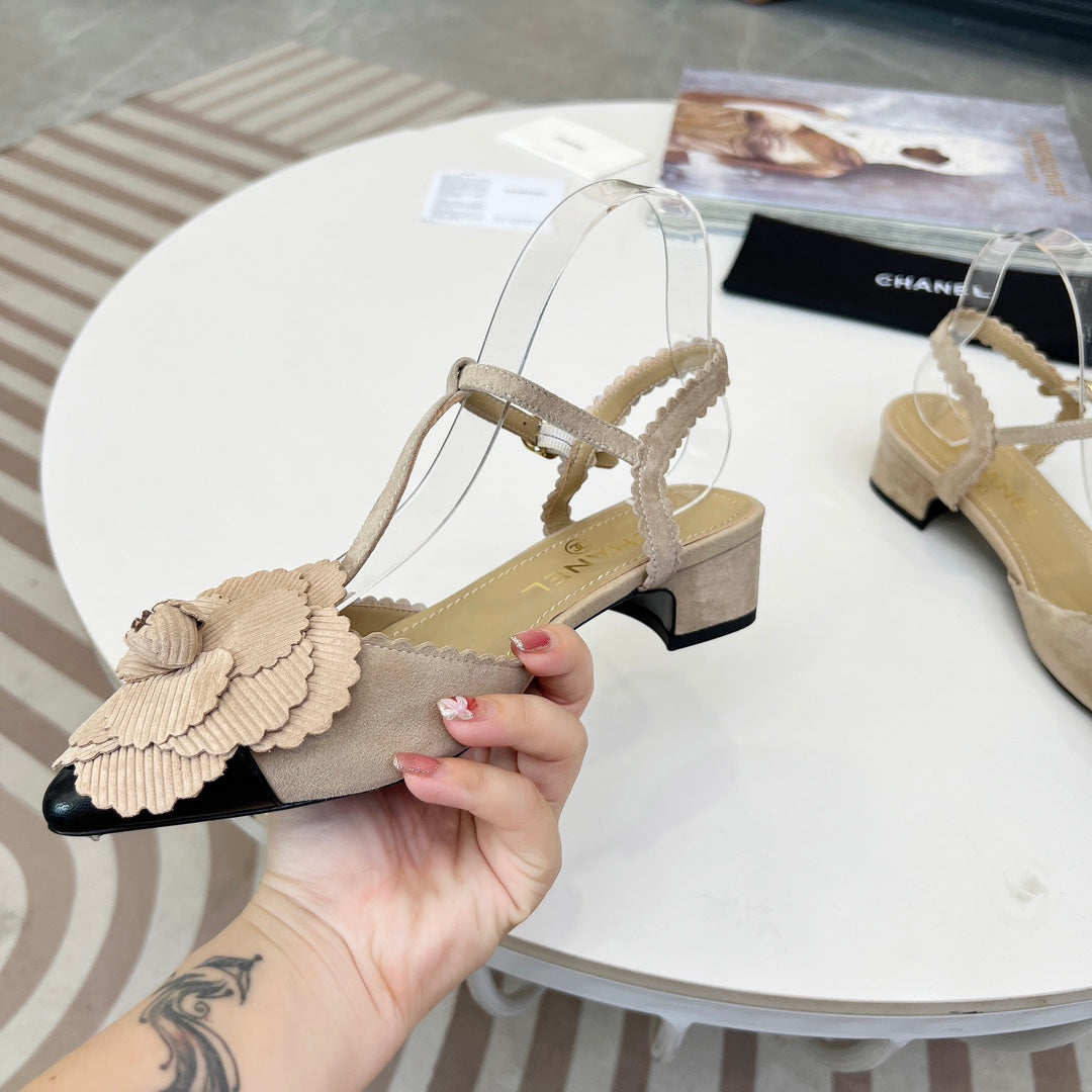 CC Pointed Toe Sandals Beige Suede