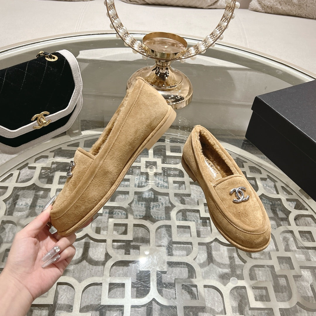 CC 25A Loafer Beige Sherpa Suede