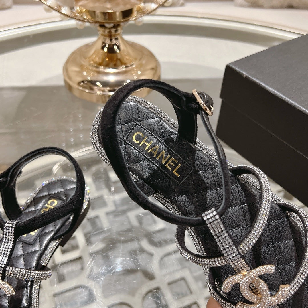 CC 25C Thong Sandal Black with White Sheepskin 213340