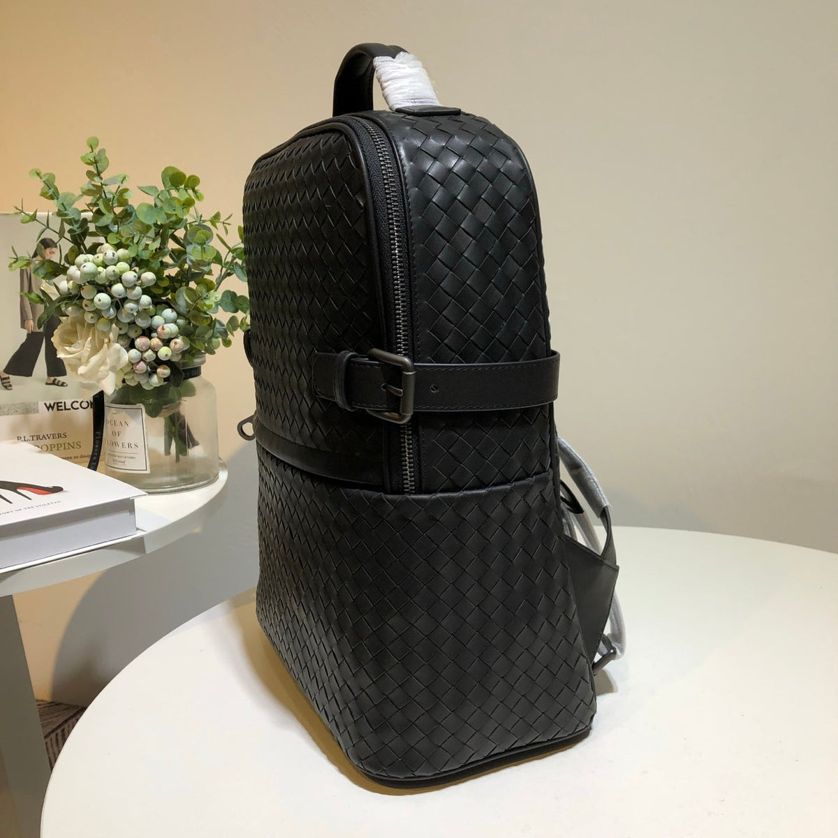 BV Backpack 39cm Black Cowhide 536041