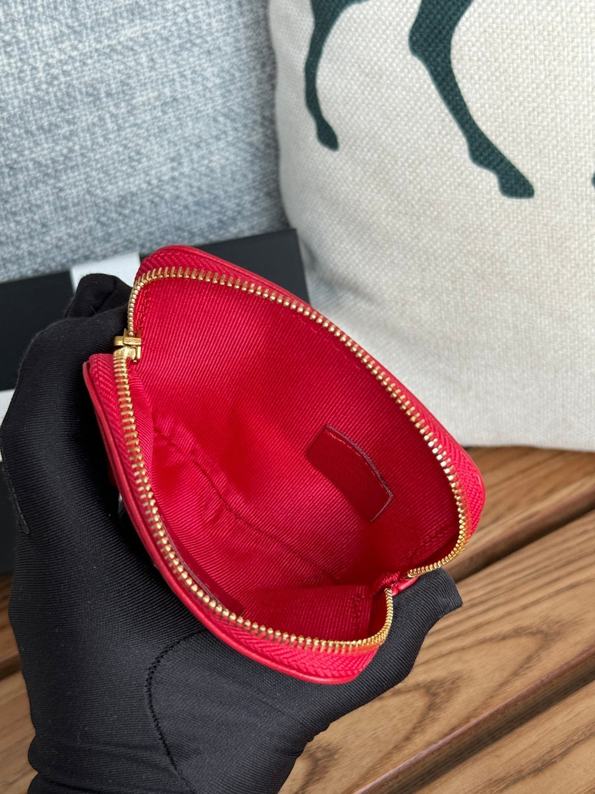 cc 19 zipped coin purse 11cm black lambskin gold hardware