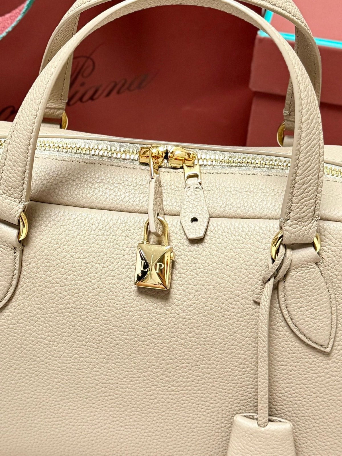 LP 2026 Needle Bag 31cm Light Mastic/Sun Gold Calfskin