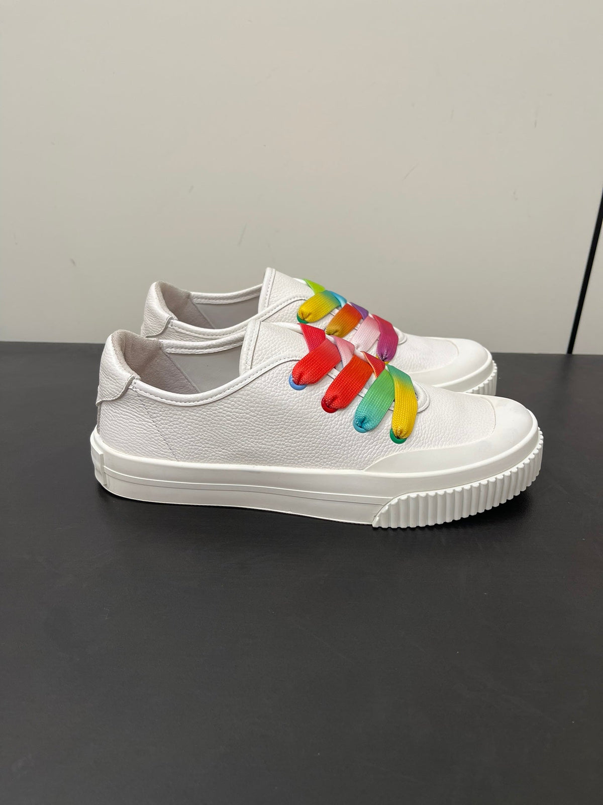 LP CLASSIC BISCUIT SNEAKERS WHITE WITH MULTI-COLOR LACES CALFSKIN