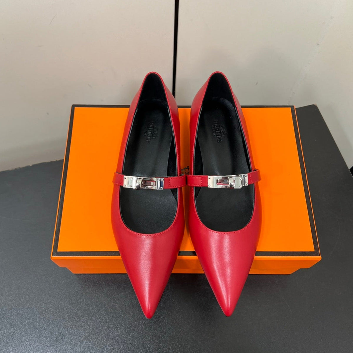 HM 25C Kelly Ballet Flat Red Calfskin 210292