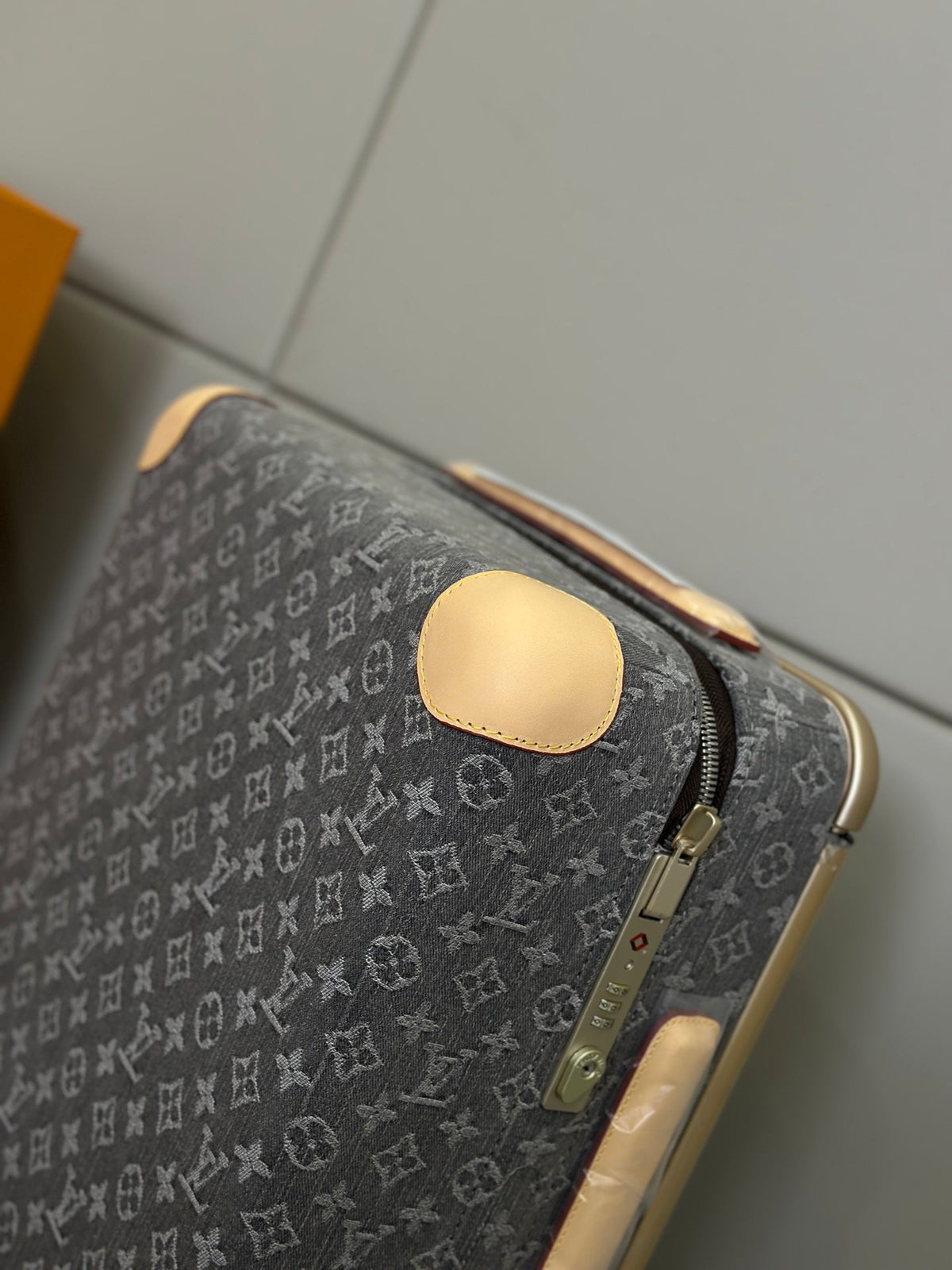 LV 2025 Horizon 55 Monogram Suitcase Cloudy Gray Denim Fabric 273842