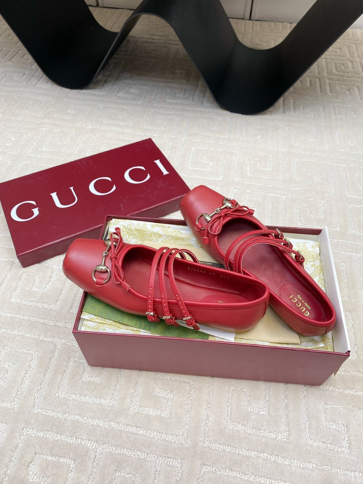 GG BALLET FLAT CRIMSON HORIZONTAL STRAPS LAMBSKIN