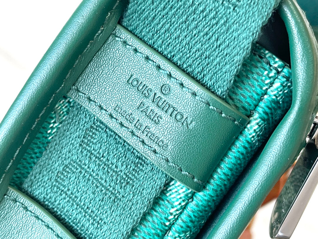 BOSPHORE WEARABLE WALLET 19 IN GREEN MONOGRAM HERITAGE CANVAS
