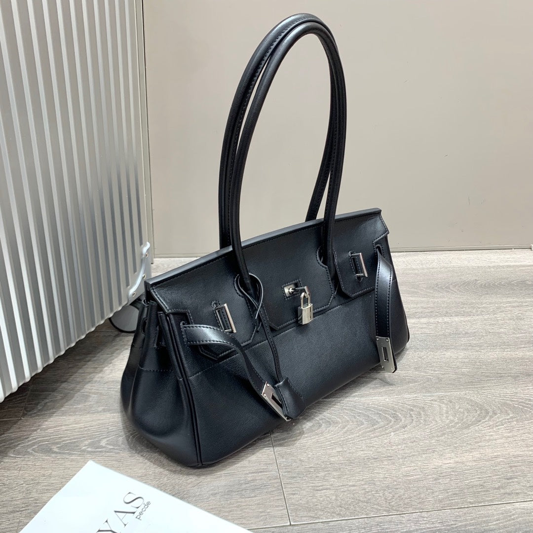 HM Shoulder Birkin 40cm Black Clemence Leather Silver Hardware