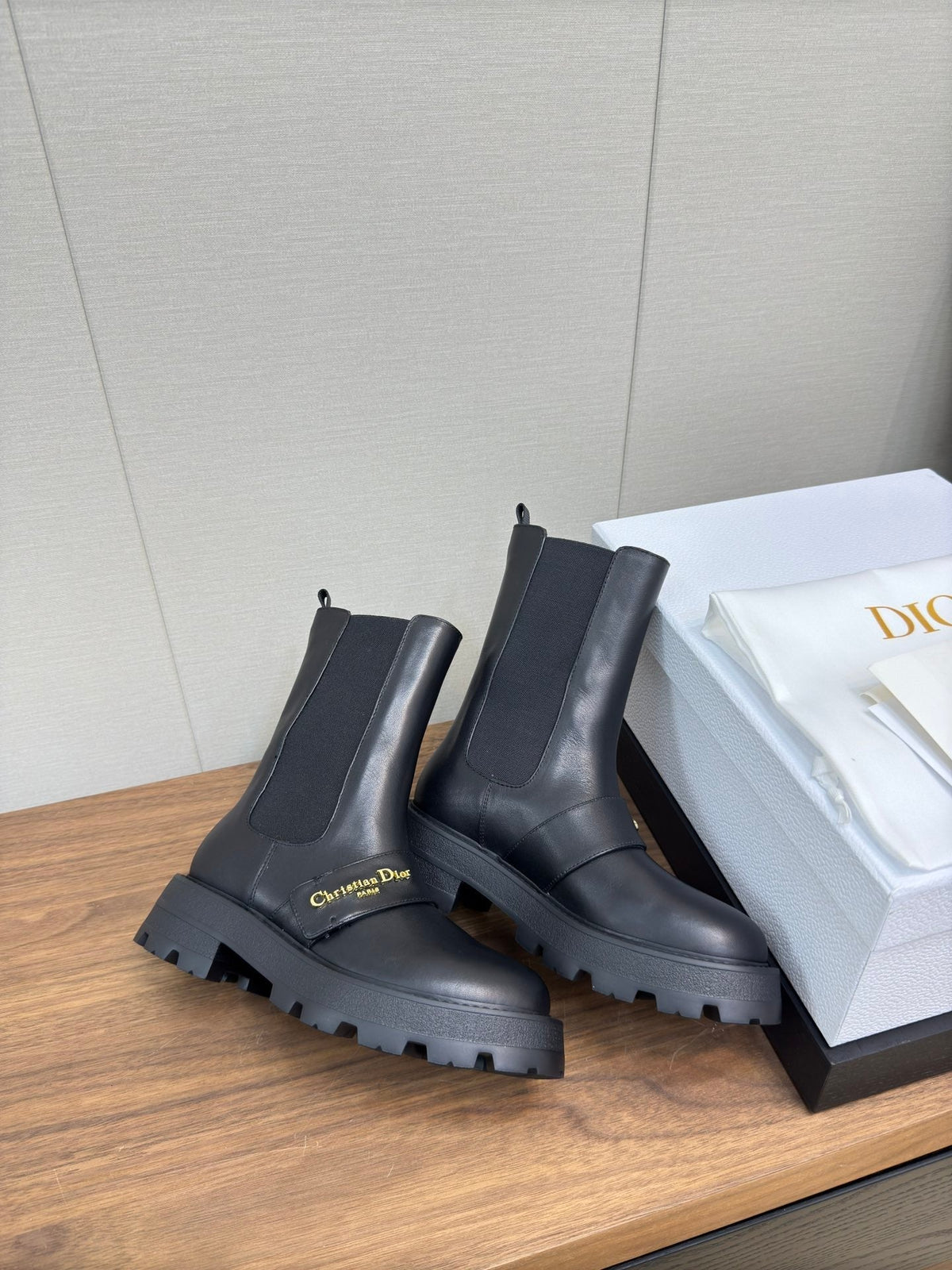 CD D-Quest Ankle Boot 40mm In Plain Black Calfskin 112933