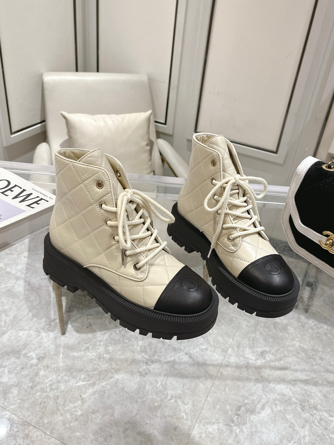 CC Combat Boots 50mm In Ivory White Mix Black Quilted Cowhide And Lambskin 944662
