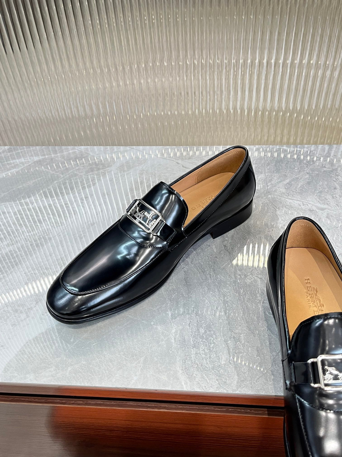 HM SILVER BUCKLE LOAFER BLACK CALFSKIN