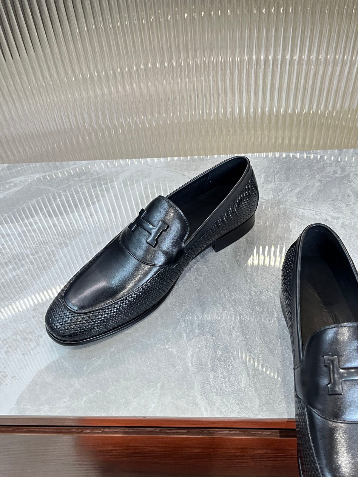 HM BLACK H-BUCKLE LOAFER BLACK CALFSKIN