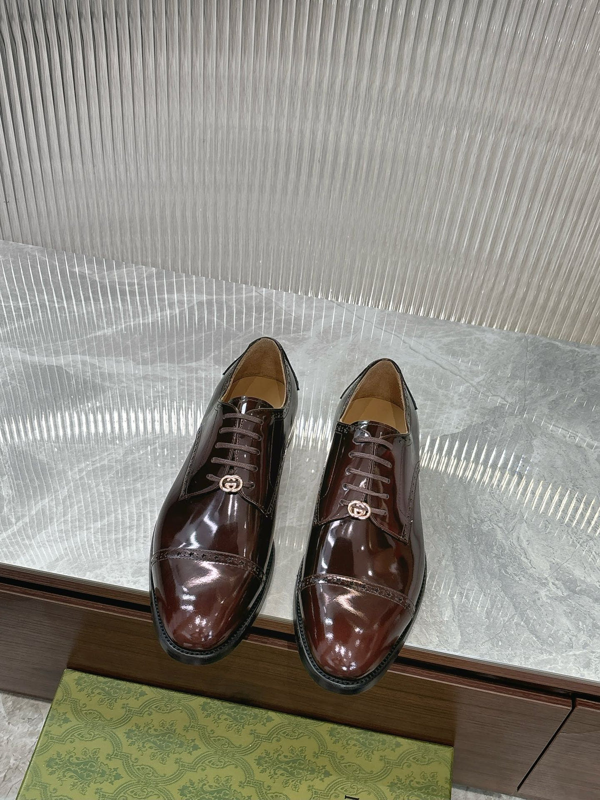 GG Men's Oxford Shoe Brown Patent Leather 524019