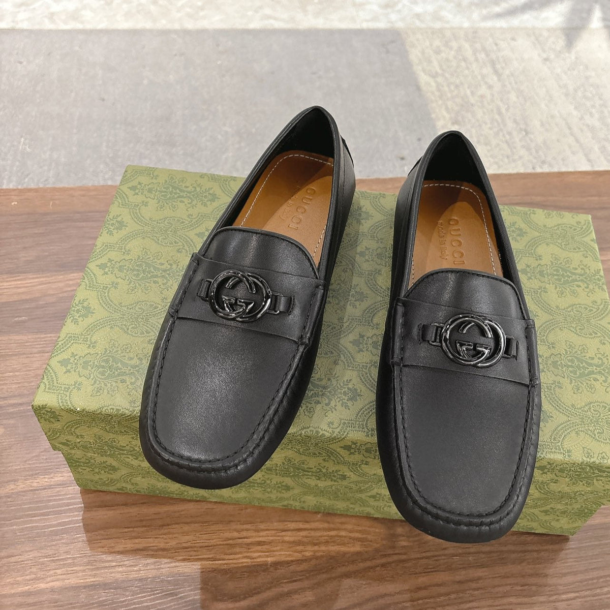 GG Men's Loafer Black Cowhide 547771