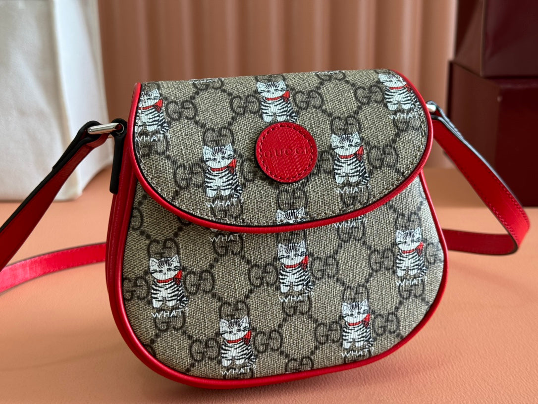 Gucci Cat Print Shoulder Bag White Red Beige Canvas 239660